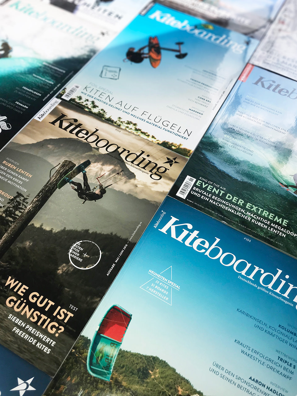 Privileg Einen Titel zu bekommen, ist für Fahrer, Marke und Fotografen gleichermaßen etwas Besonderes. Dementsprechend galt die Sorgfalt in der Gestaltung auch immer als Respektsbekundung